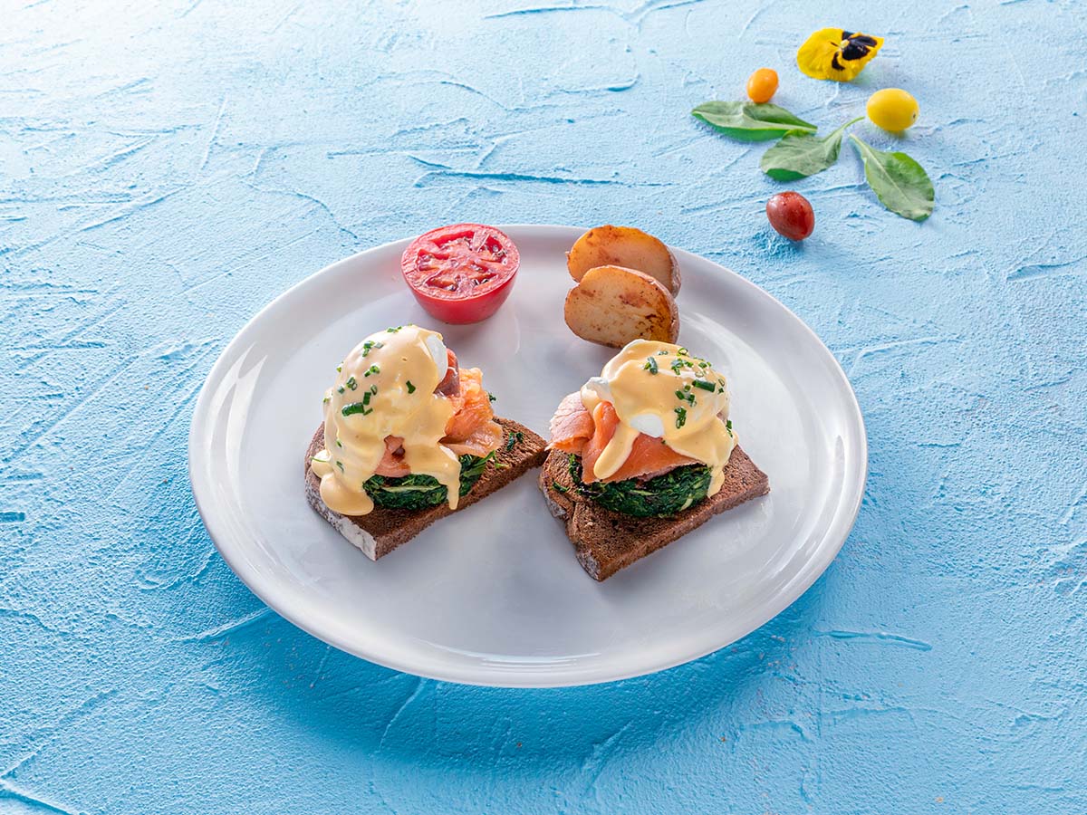 Eggs Royale Florentine C Restaurant